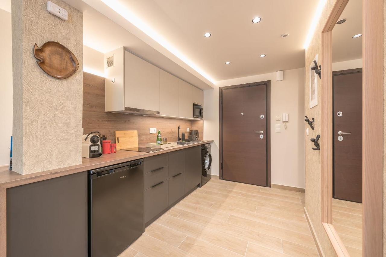Beautiful & Renovated Aprtm In Piraeus Exterior photo