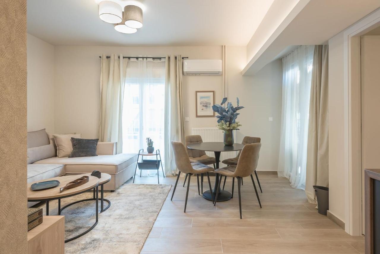 Beautiful & Renovated Aprtm In Piraeus Exterior photo