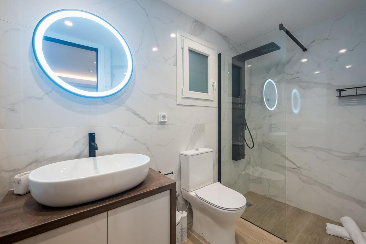 Beautiful & Renovated Aprtm In Piraeus Exterior photo